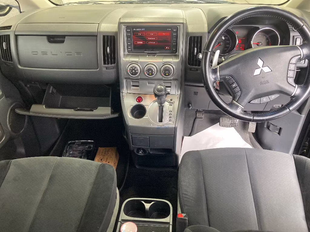 MITSUBISHI DELICA D:5