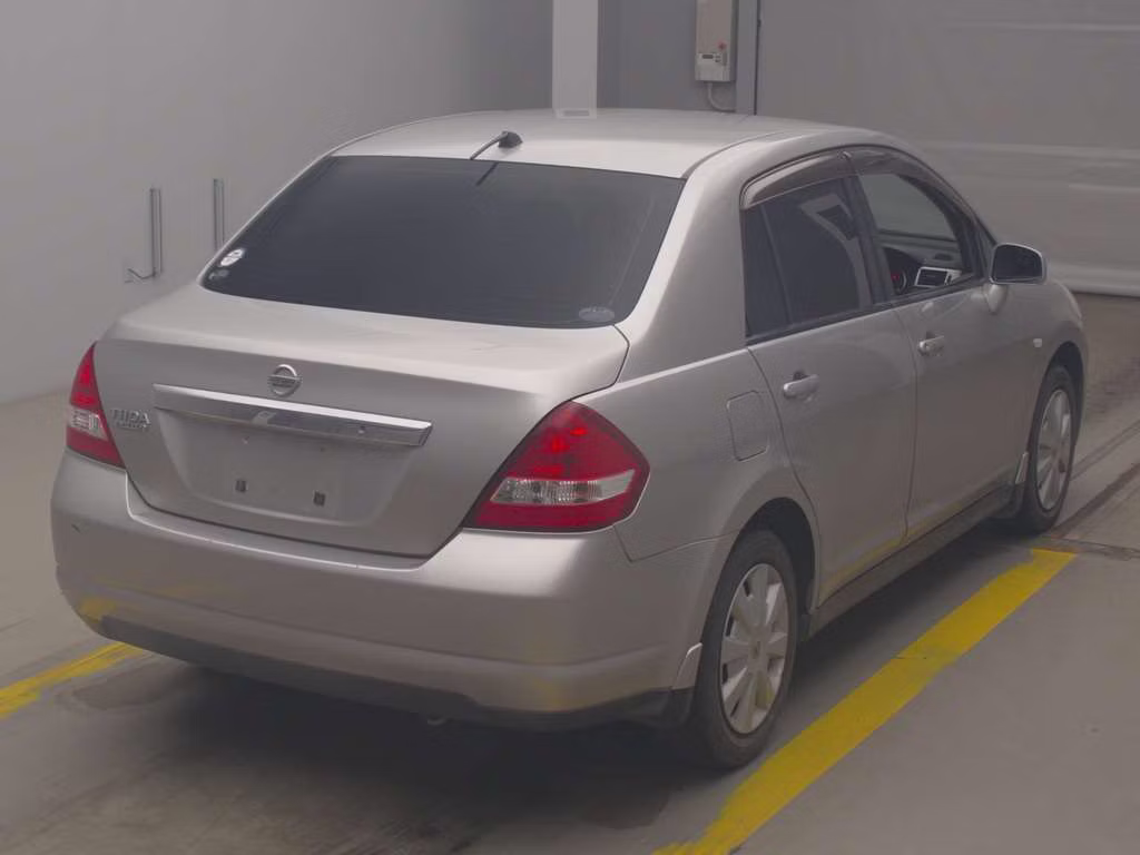 NISSAN TIIDA LATIO