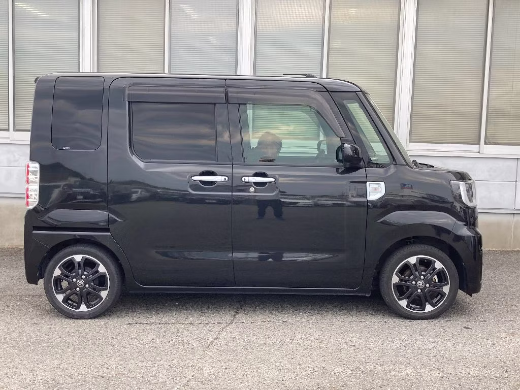 TOYOTA PIXIS MEGA
