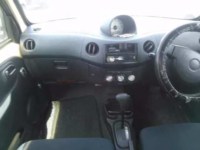 DAIHATSU ESSE