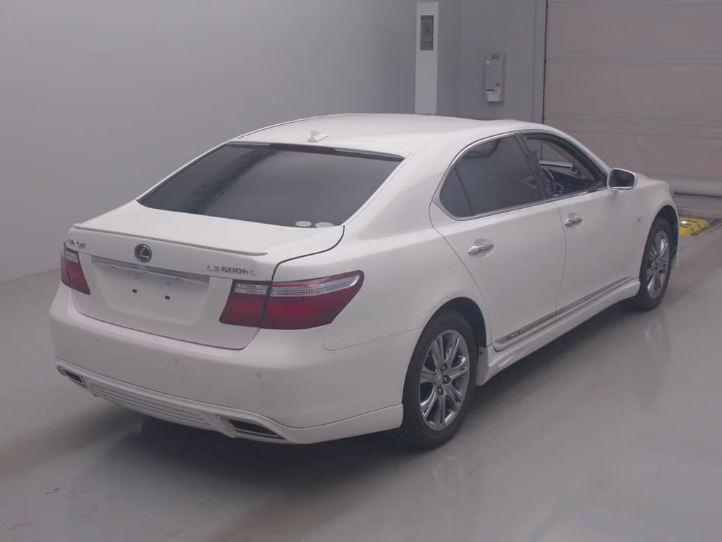 LEXUS LS600H