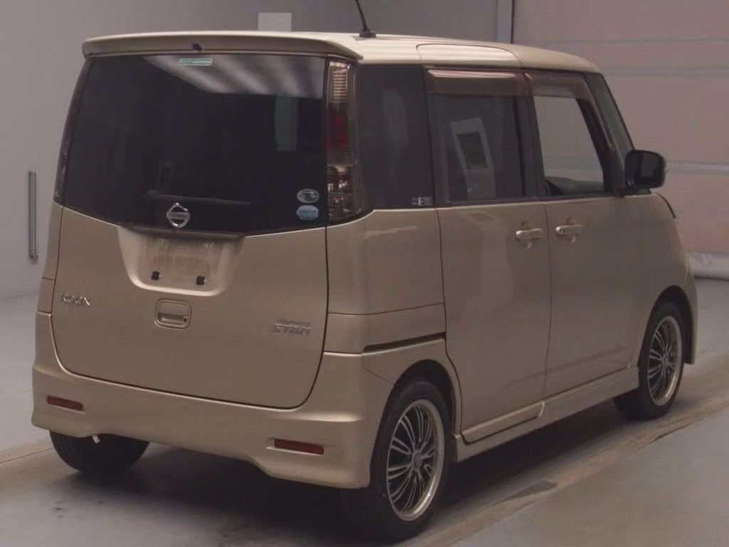 NISSAN ROOX