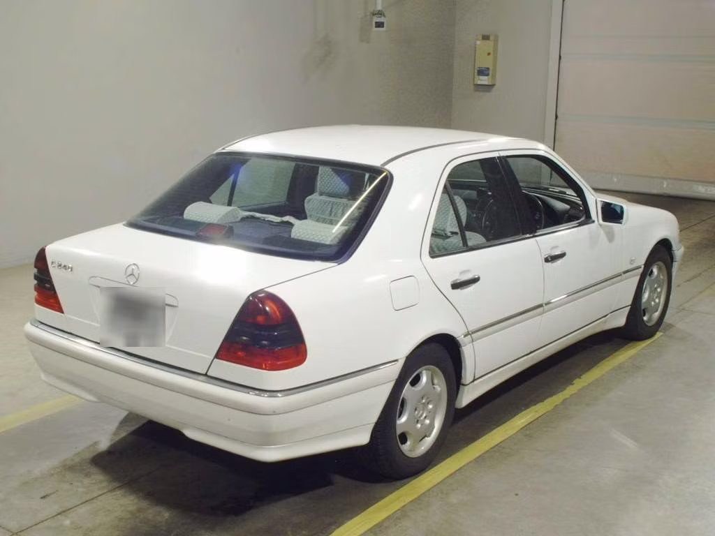 MERCEDES-BENZ C-CLASS