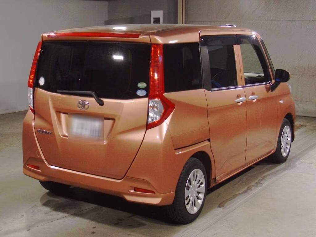 TOYOTA ROOMY