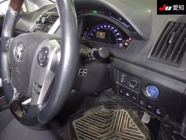 TOYOTA SAI