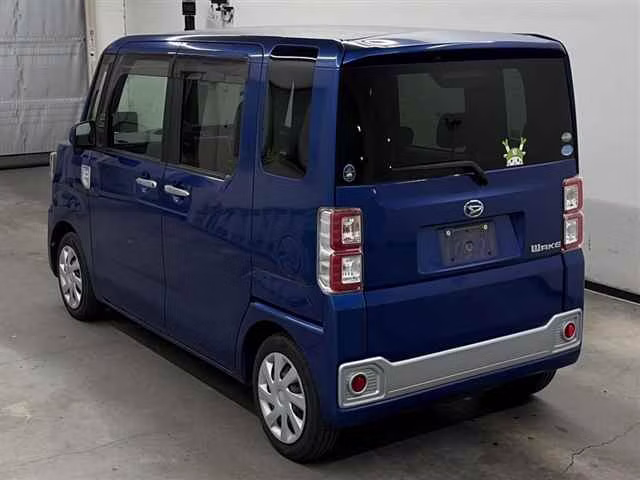 DAIHATSU WAKE