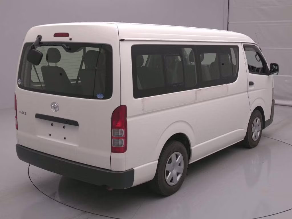 TOYOTA HIACE