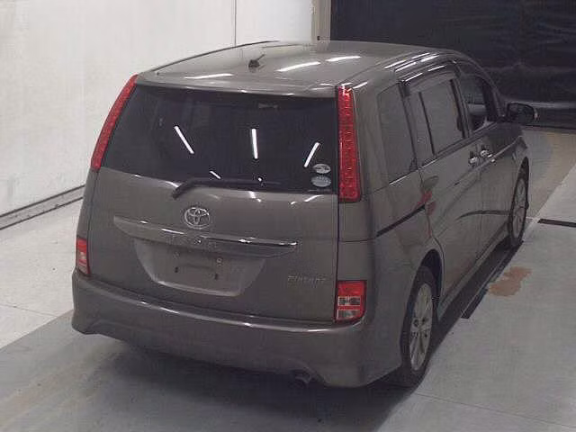 TOYOTA ISIS
