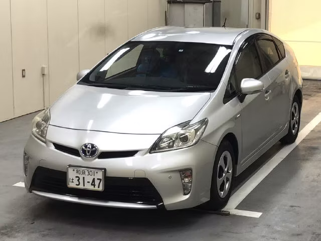 TOYOTA PRIUS
