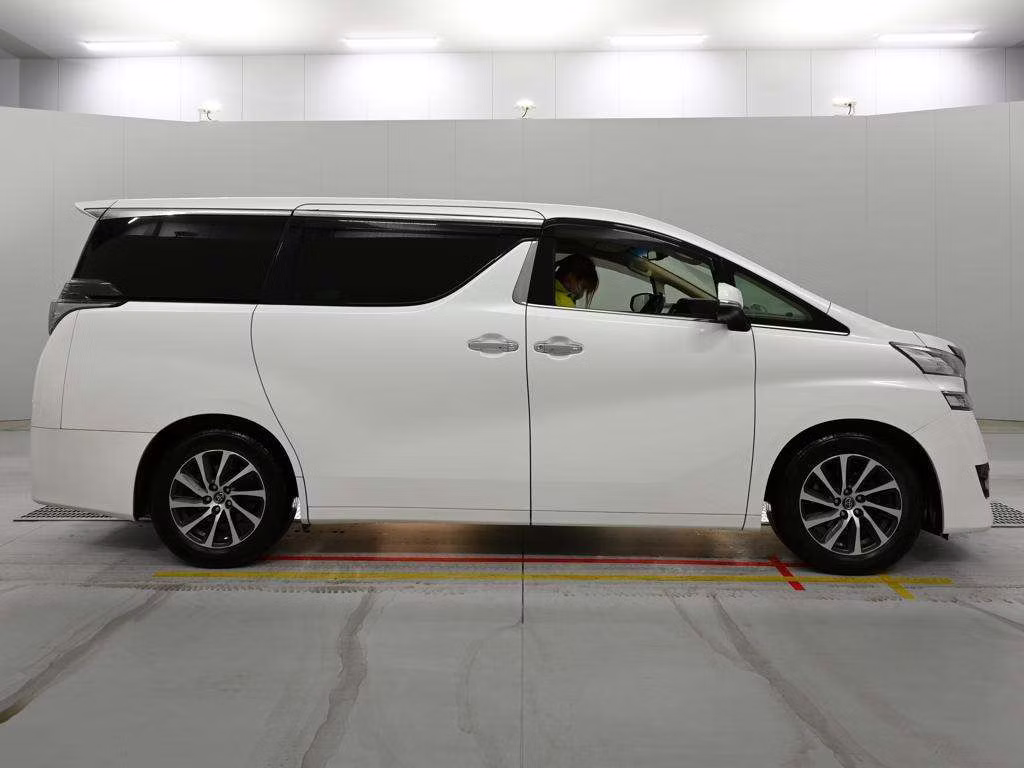 TOYOTA VELLFIRE