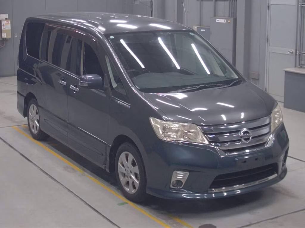 NISSAN SERENA