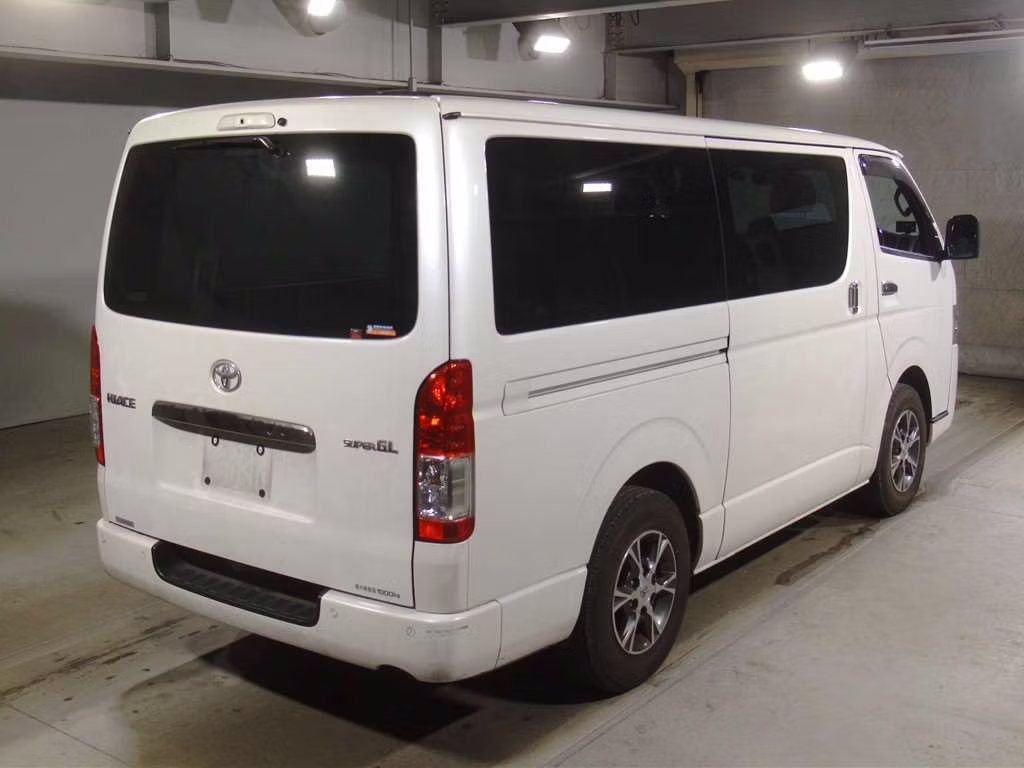 TOYOTA REGIUS ACE