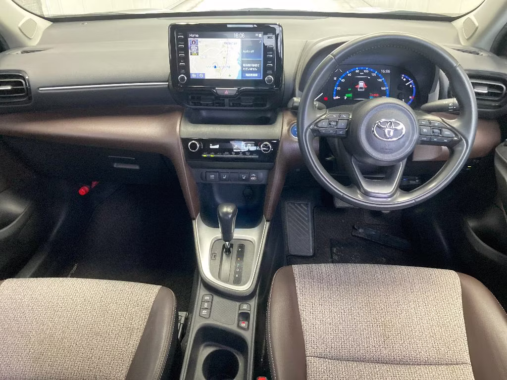 TOYOTA YARIS CROSS