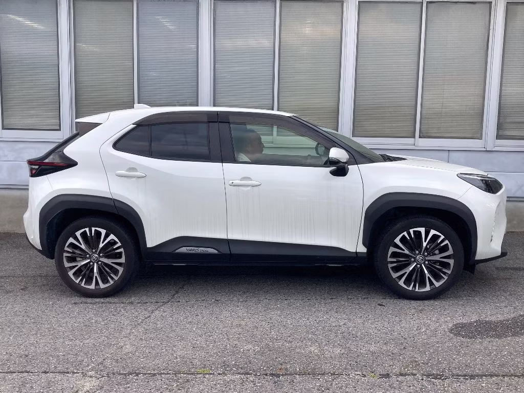 TOYOTA YARIS CROSS