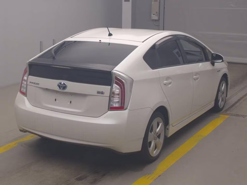 TOYOTA PRIUS