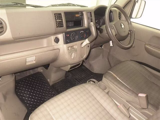 MITSUBISHI MINICAB