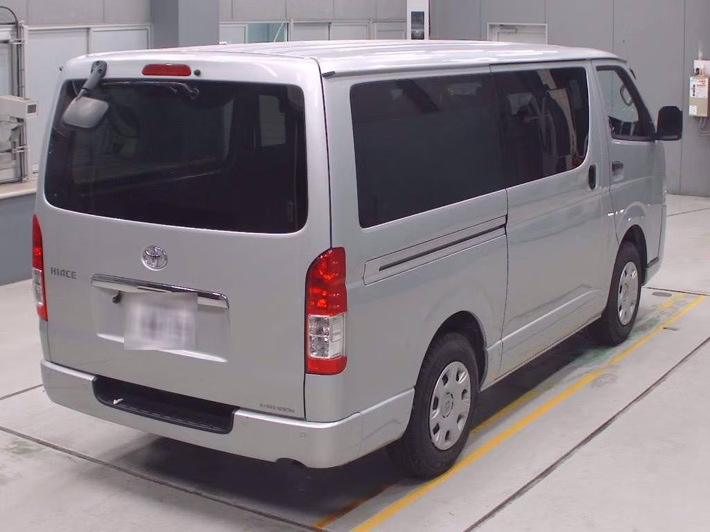TOYOTA REGIUS ACE