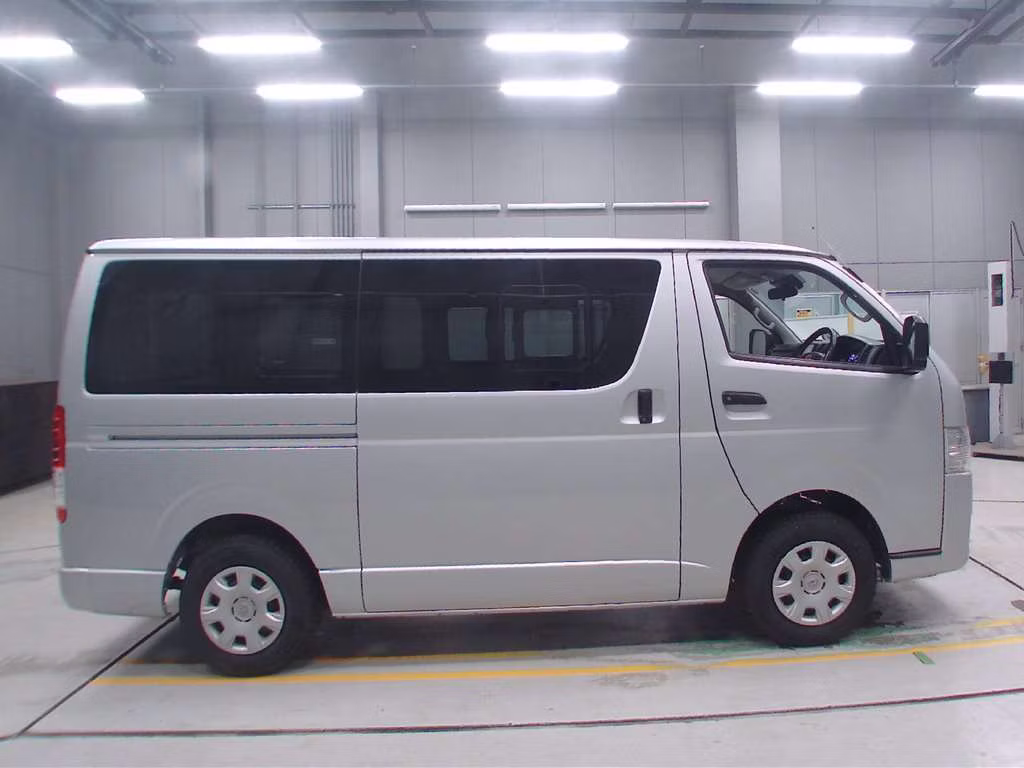 TOYOTA REGIUS ACE