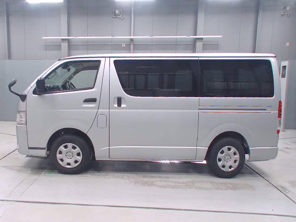 TOYOTA REGIUS ACE