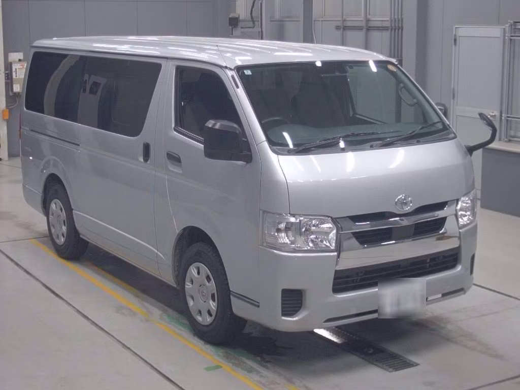 TOYOTA REGIUS ACE