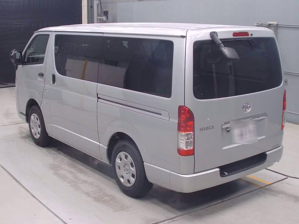 TOYOTA REGIUS ACE