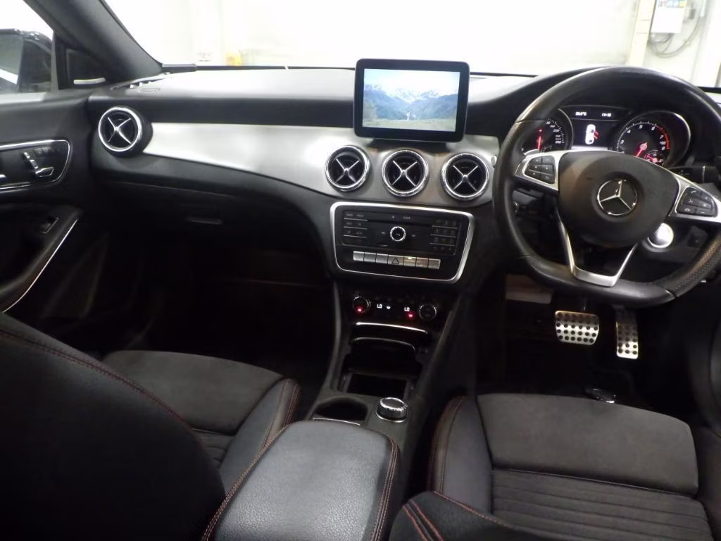 MERCEDES-BENZ CLA-CLASS