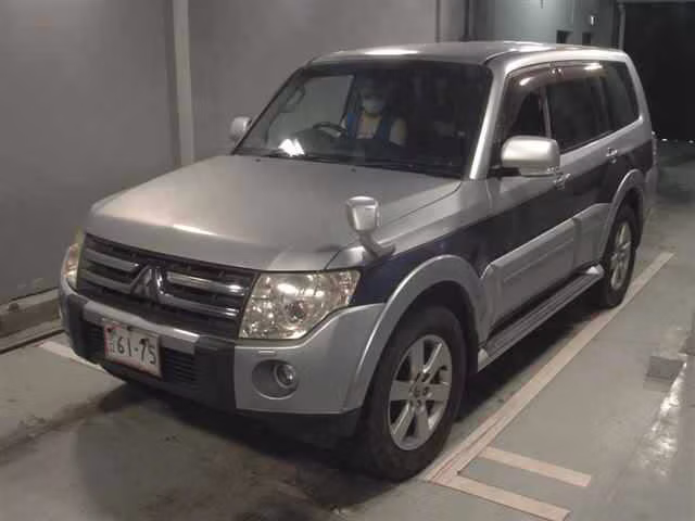 MITSUBISHI PAJERO