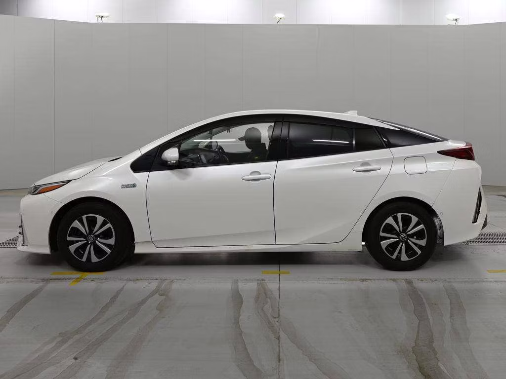 TOYOTA PRIUS PHV