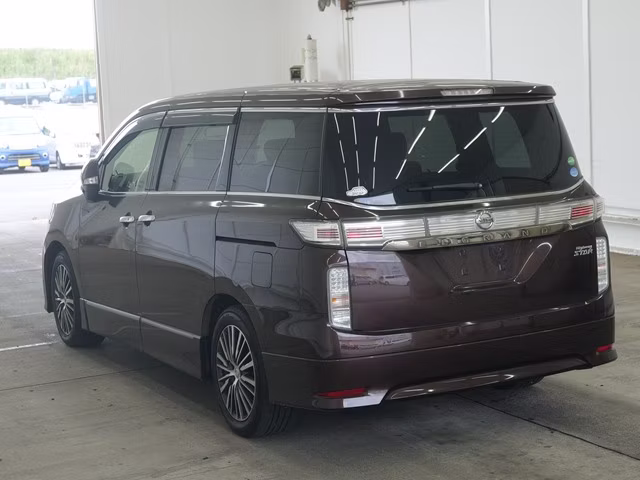 NISSAN ELGRAND