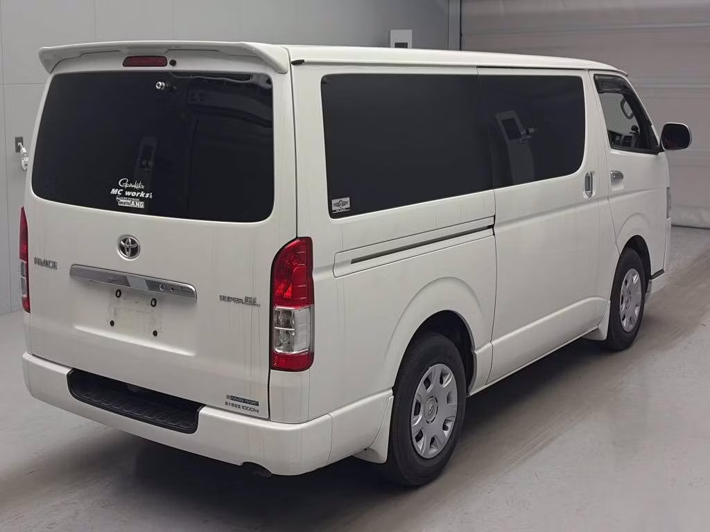 TOYOTA REGIUS ACE