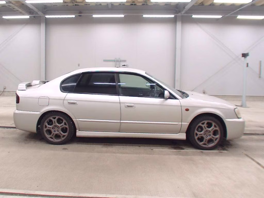 SUBARU LEGACY B4