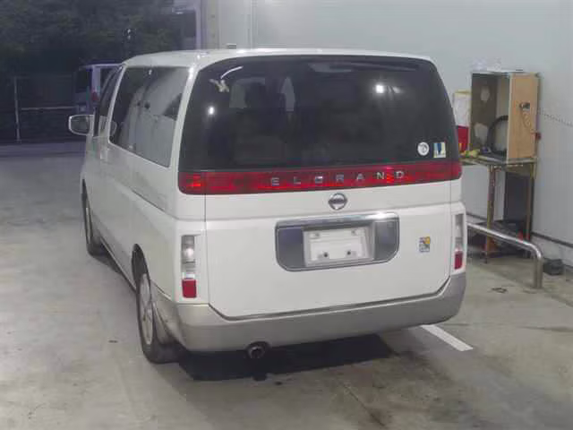 NISSAN ELGRAND