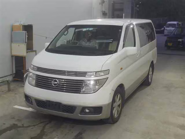 NISSAN ELGRAND