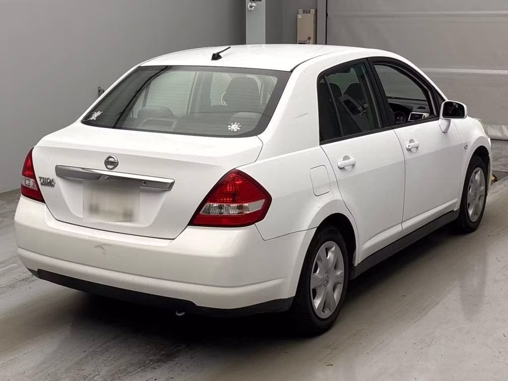 NISSAN TIIDA LATIO