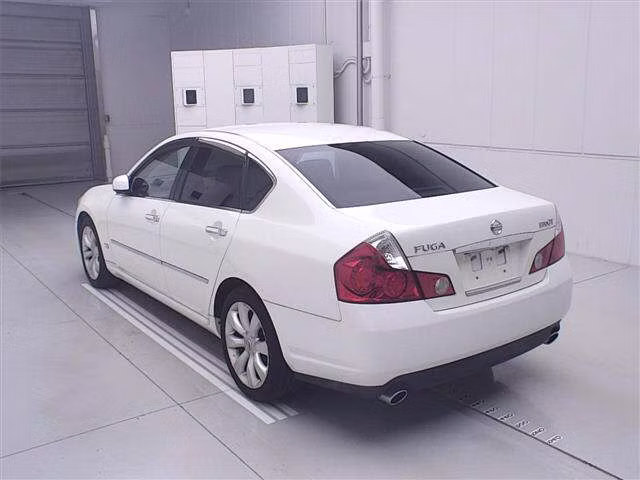 NISSAN FUGA