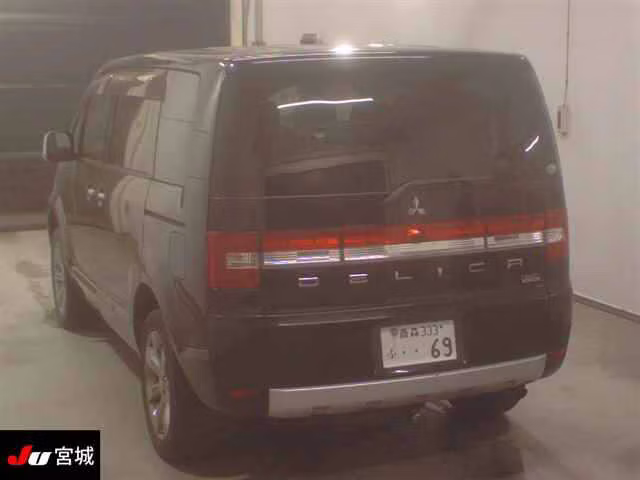 MITSUBISHI DELICA D:5