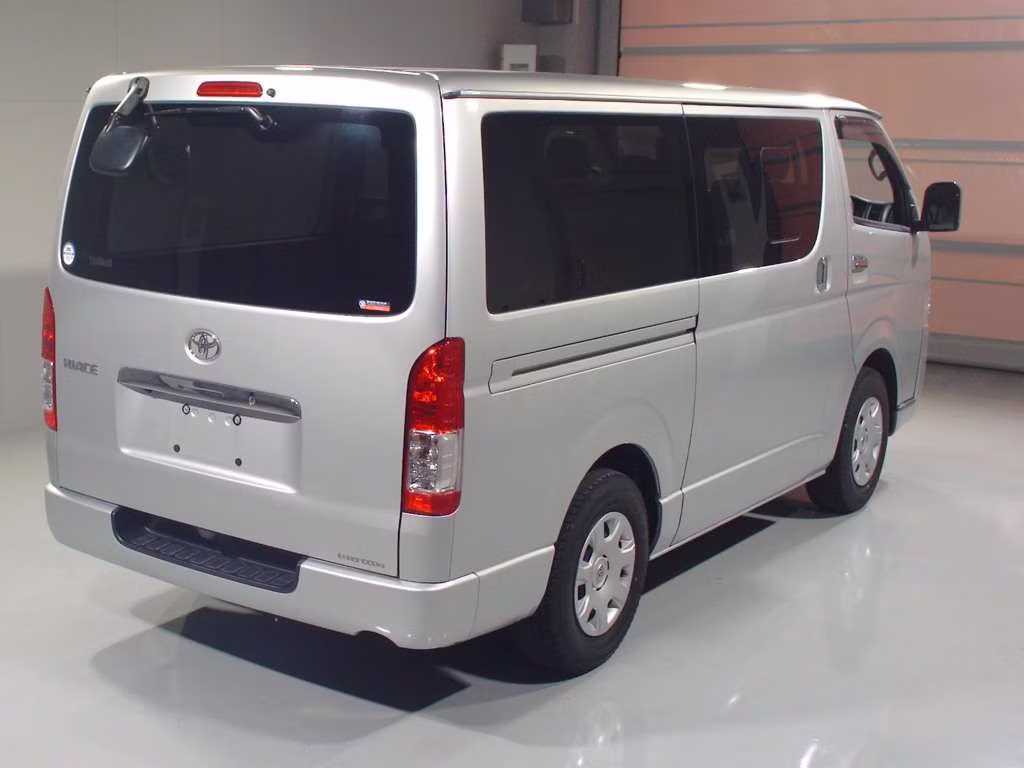 TOYOTA REGIUS ACE