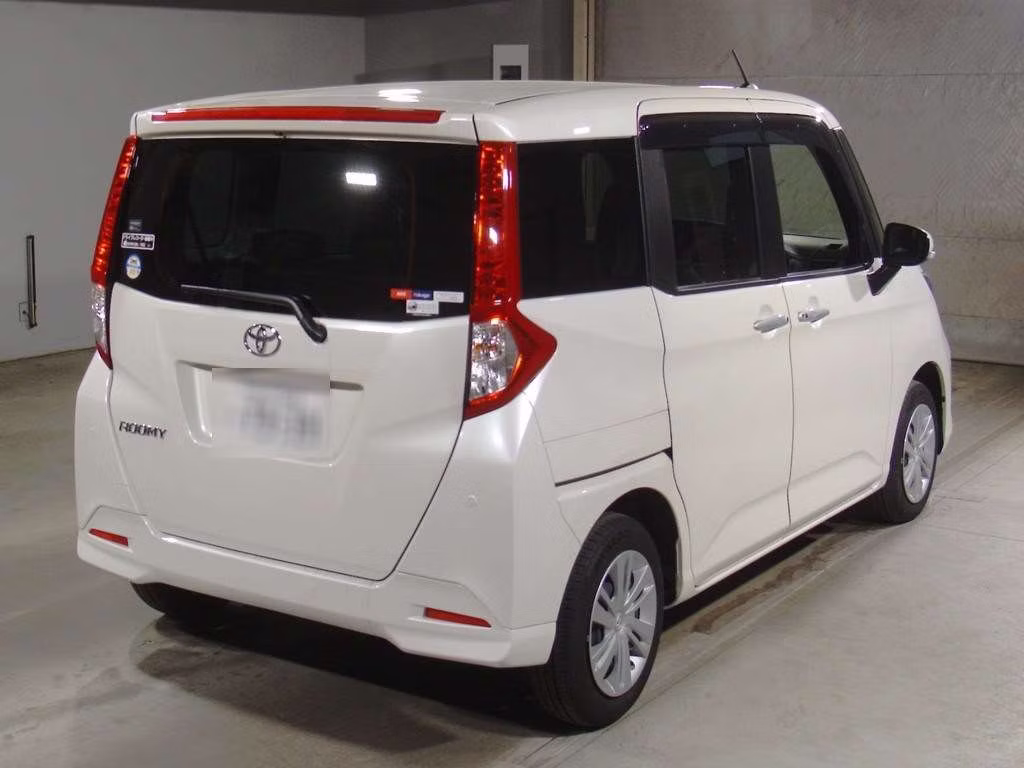 TOYOTA ROOMY