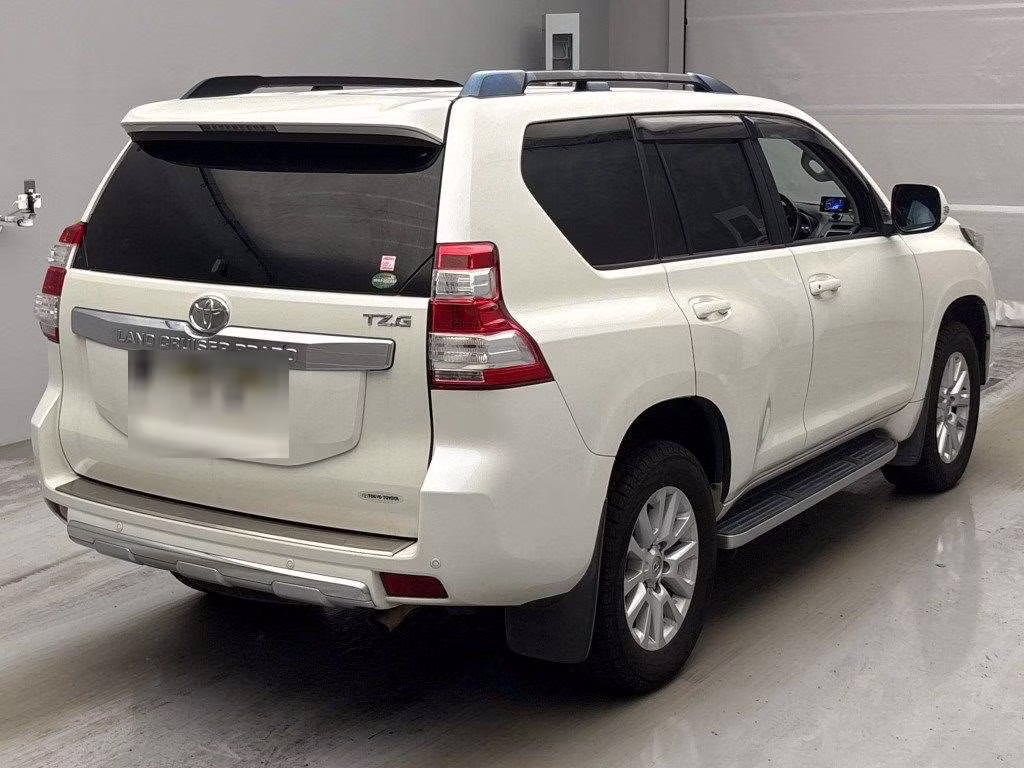 TOYOTA LAND CRUISER PRADO