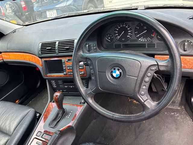 BMW 5-SERIES