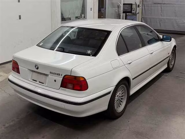 BMW 5-SERIES