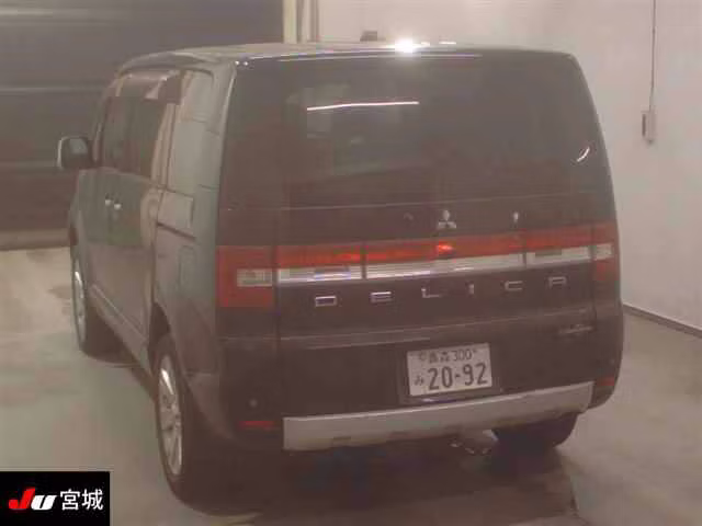 MITSUBISHI DELICA D:5