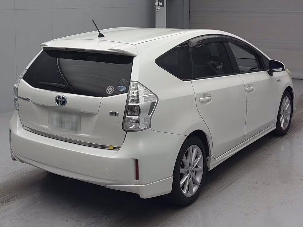 TOYOTA PRIUS ALPHA