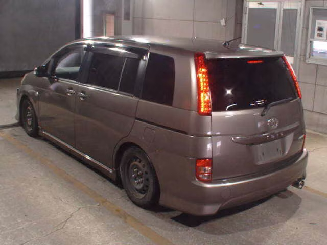TOYOTA ISIS