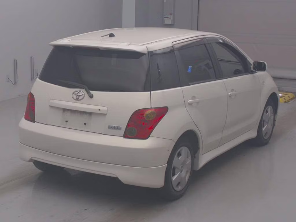 TOYOTA IST
