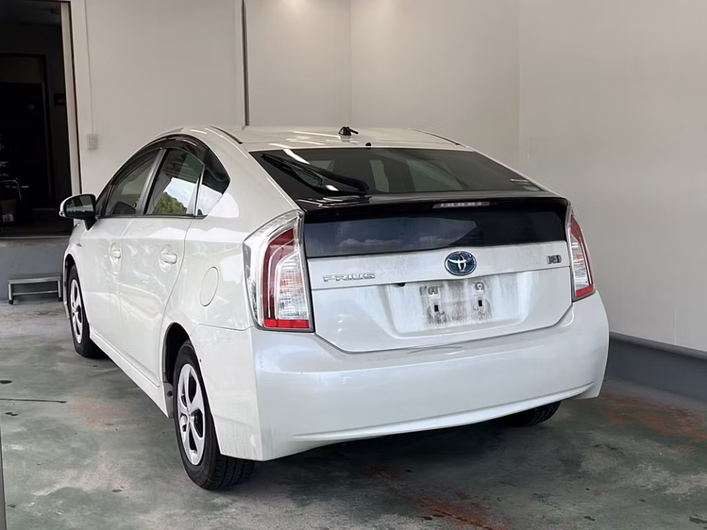 TOYOTA PRIUS