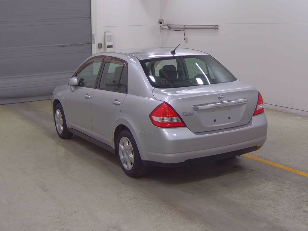 NISSAN TIIDA LATIO