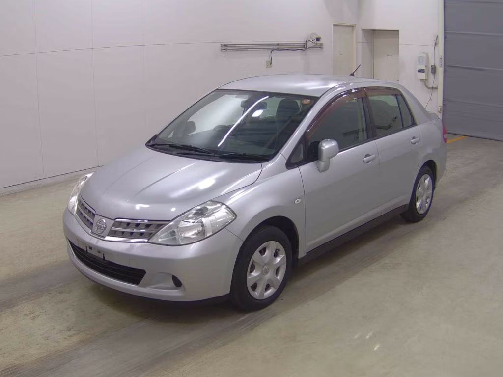 NISSAN TIIDA LATIO