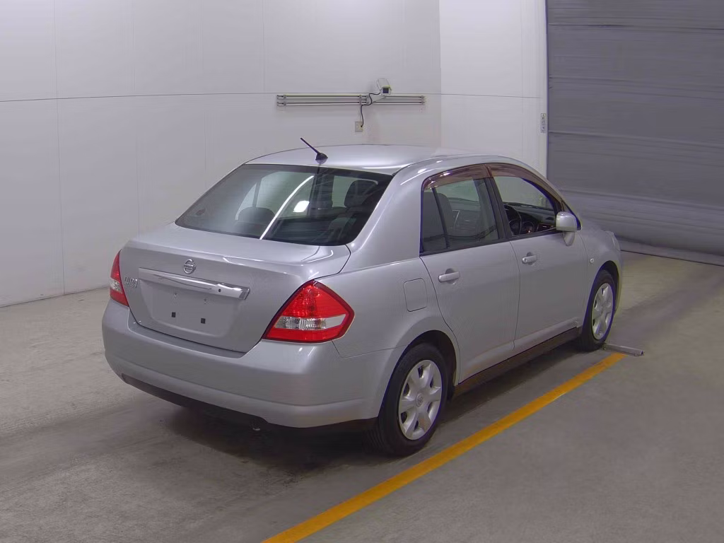 NISSAN TIIDA LATIO