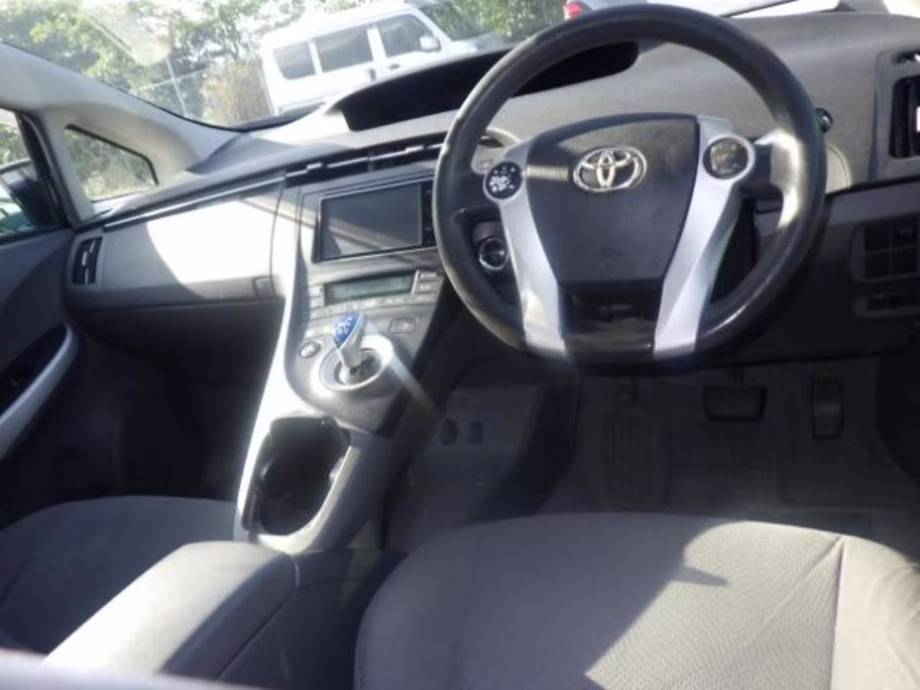 TOYOTA PRIUS